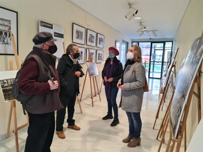 Eva Oliva, en la exposición Trabajos de Exhumación en la Fosa Pico Reja