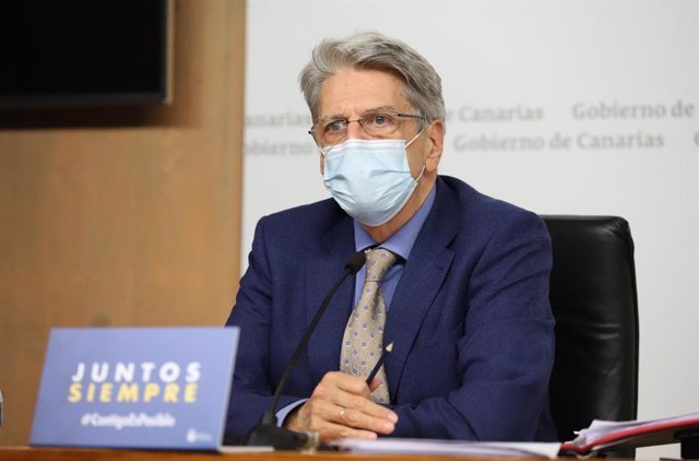 El portavoz del Gobierno de Canarias, Julio Pérez, en rueda de prensa