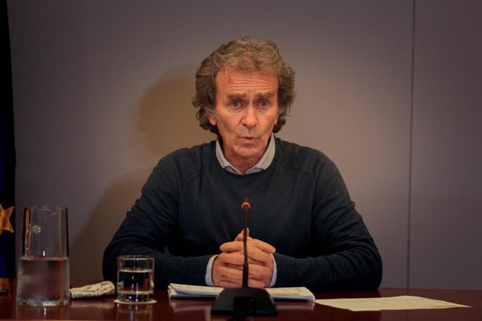 El director del Centro de Coordinación de Alertas y Emergencias Sanitarias (CCAES), Fernando Simón durante una rueda de prensa convocada ante los medios de comunicación en el Ministerio de Sanidad para informar sobre la evolución del coronavirus