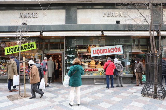 Fachada de la histórica cafetería Ferpal, situada en la céntrica calle Arenal, en Madrid (España), 12 de febrero de 2021. Ferpal ha anunciado su cierre 