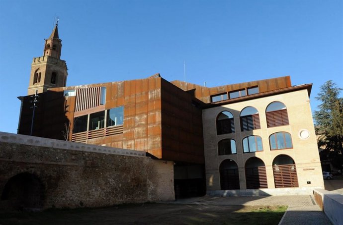 Sede del obispado y del museo diocesano de Barbastro-Monzón.