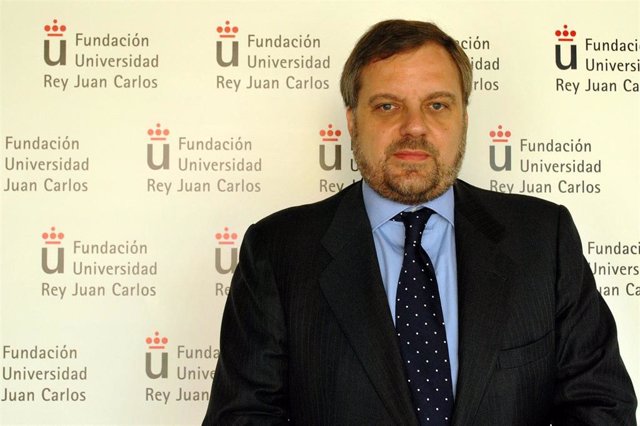 Gustavo De Arístegui en los Cursos de la Universidad Rey Juan Carlos