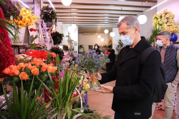 Toni Cantó compra cardos para el Consell