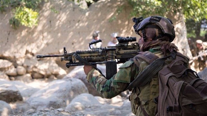 Un militar afgano en una operación en el norte de Afganistán