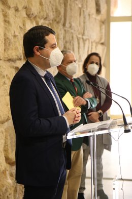 José María Bellido con Salvador Fuentes y Blanca Torrent.