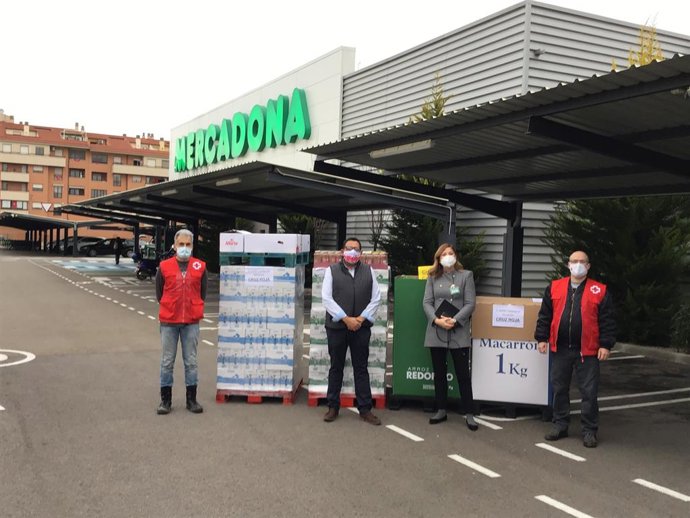 Entrega de alimentos de Mercadona a Cruz Roja Calatayud en noviembre de 2020.