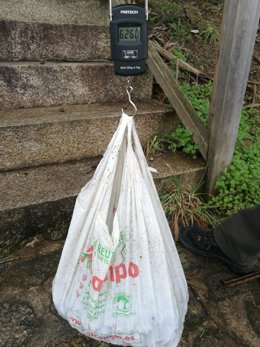 Kilos de almeja incautados a dos furtivos en Vigo