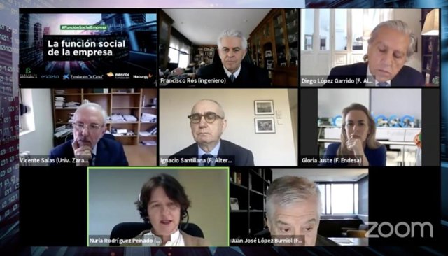 Expertos participantes en el debate online 'La función social de la empresa', organizado por Fundación Alternativas