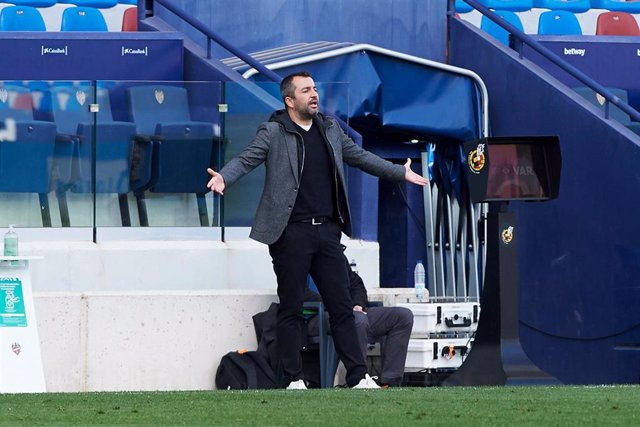 El entrenador del Granada CF, Diego Martínez