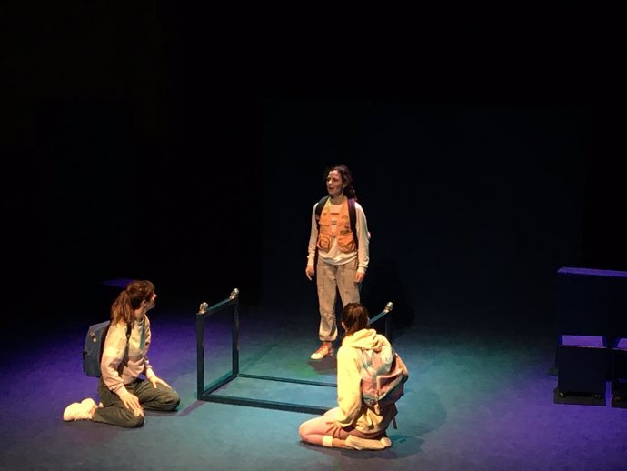 Queralt Casasayas, Nuri Santaló i Brbara Roig interpreten 'Les croquetes oblidades' a la Sala Beckett