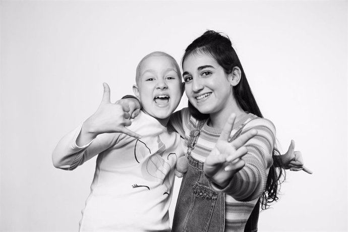 María y Carmen, protagonistas del vídeo de la campaña de Fundación Juegaterapia.