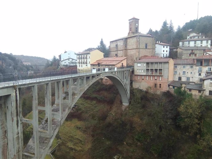 Viaducto de Ortigosa que los vecinos piden que se arregle