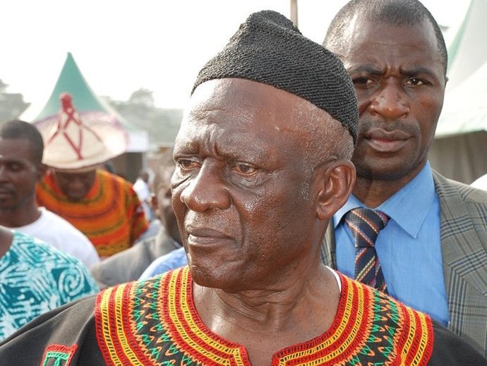 El influyente opositor camerunés, John Fru Ndi.