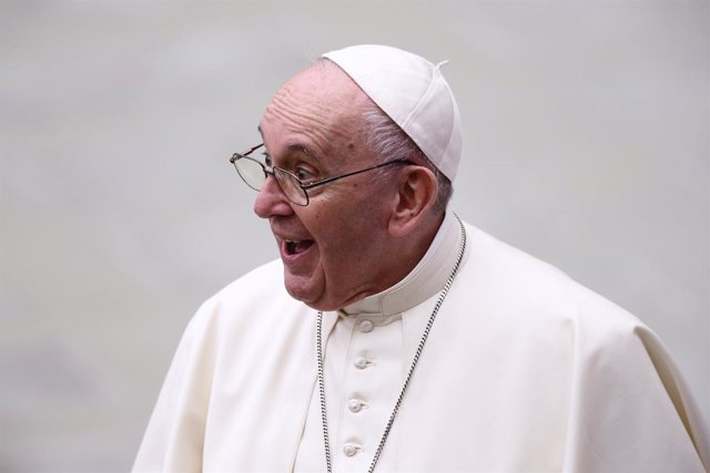 21 December 2020, Vatican, Vatican City: Pope Francis leads an audience for the workers and employess of the Vatican City in Aula Paolo VI. Photo: Evandro Inetti/ZUMA Wire/dpa