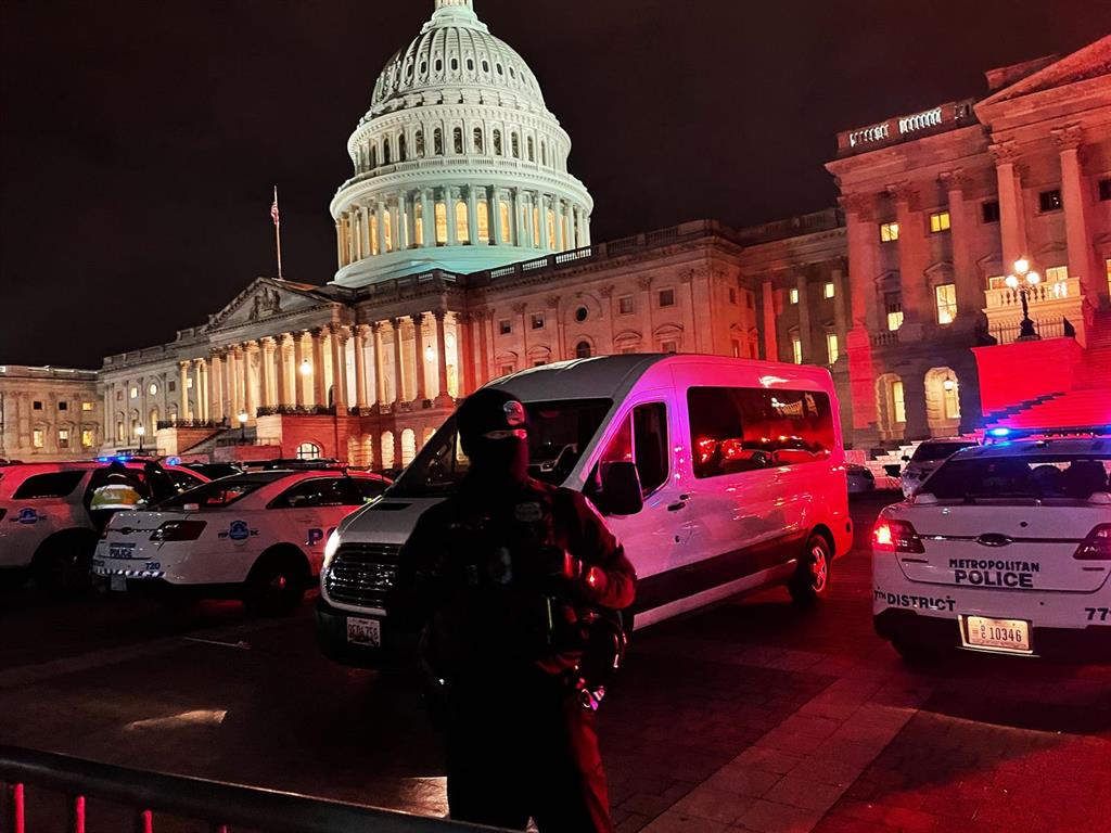 One of the alleged assailants of the Capitol detained without bail