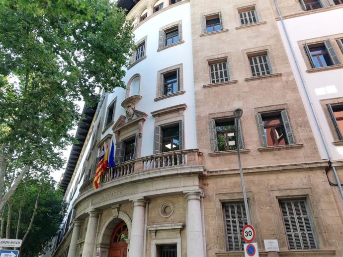 El edificio de los Juzgados de Palma, en Avenida Alemania.