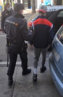 Detención por agresión a un menor