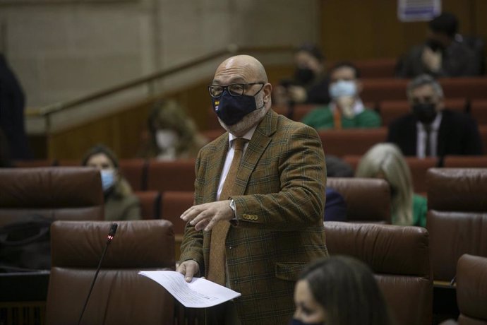El portavoz del grupo parlamentario de Vox, Alejandro Hernández, en una imagen del 11 de febrero.