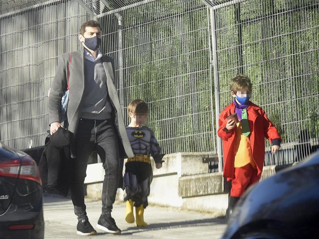 IKER CASILLAS Y SUS HIJOS.