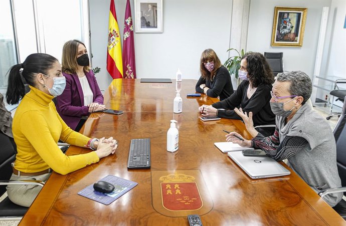 Nota + Foto/El Amor No Duele, Lema De La Campaña Puesta En Marcha En Las Asociaciones De Discapacidad En Materia De Prevención De La Violencia De Género