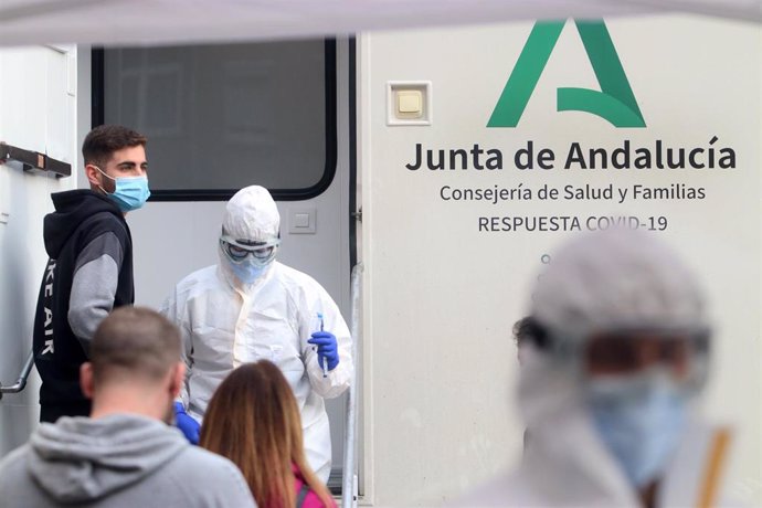 Test rápidos de antígenos PCR en un cribado masivo en Málaga