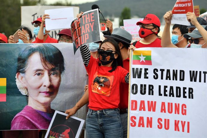 Protesters rally against the military coup and arrest of National League for Democracy (NLD) party leader Aung San Suu Kyi in Myanmar, outside Parliament House in Canberra, Friday, February 12, 2021. (AAP Image/Mick Tsikas) NO ARCHIVING
