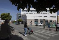 La Algaba (Sevilla) pide a la Junta que evite a los mayores desplazarse a otros municipios para vacunarse del Covid