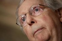 McConnell considera "responsable" a Trump del asalto al Capitolio a pesar de votar por su absolución