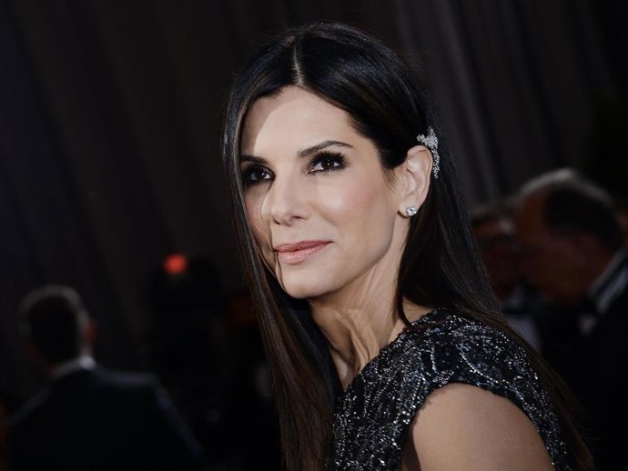 Actress Sandra Bullock arrives at the Oscars at Hollywood & Highland Center on February 24, 2013 in Hollywood, California.