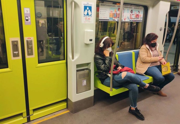 Metrovalencia y TRAM d'Alacant lanzan dos listas de Spotify para fomentar los viajes en silencio