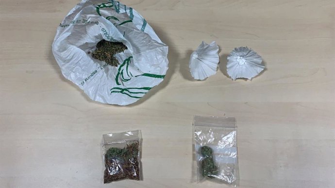 Sustancias estupefacientes incautadas en una intervención de la Policía Local de Ibiza, junto a la Policía Nacional.