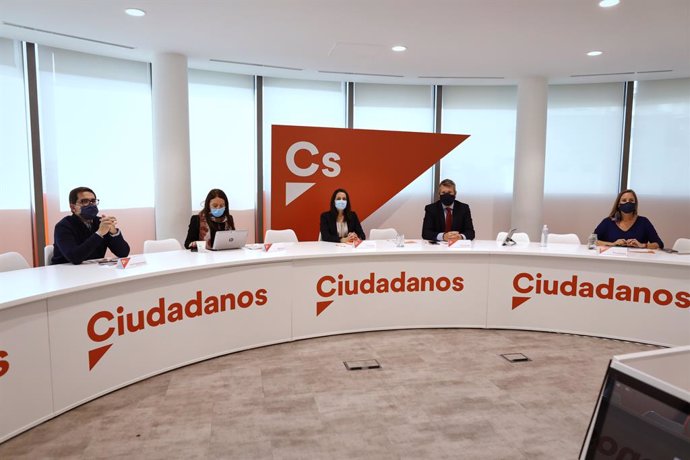 La presidenta de Cs, Inés Arrimadas, en una reunió del Comit Permanent del partit a la seu de Madrid.