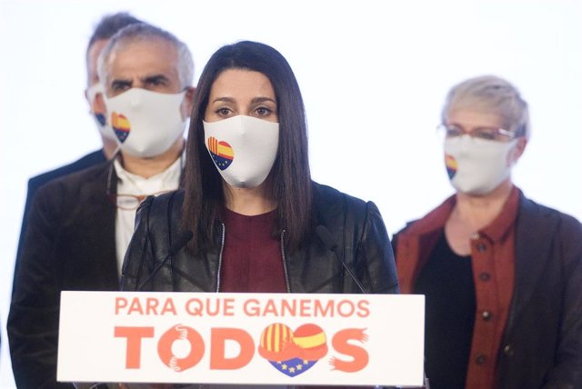 La presidenta de Ciudadanos, Inés Arrimadas, en rueda de prensa en Barcelona comentando los resultados de las elecciones autonómicas catalanas del 14 de febrero de 2021.