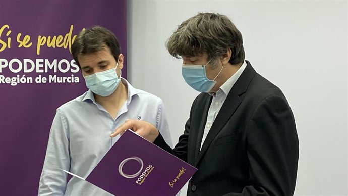 Javier Sánchez Serna, coordinador autonómico de Podemos Región de Murcia, y Rafael Esteban, diputado en la asamblea regional