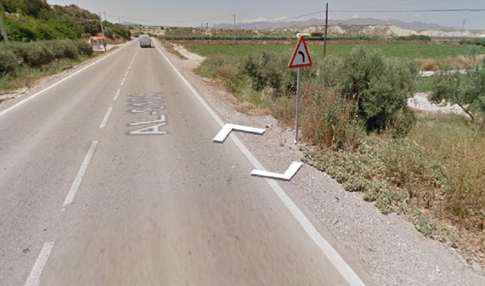 Lugar del accidente entre un turismo y una furgoneta en Cuevas del Almanzora (Almería)