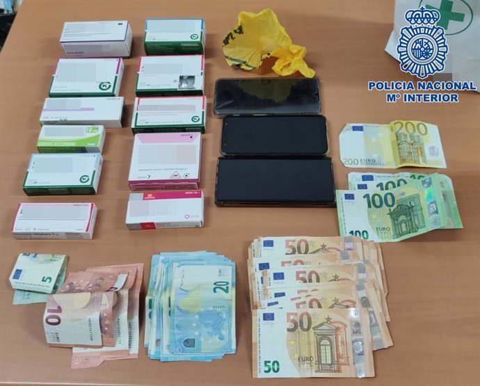 Droga y dinero intervenidos por la Policía Nacional