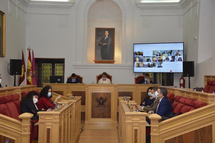 Pleno de presupuestos en el Ayuntamiento de Toledo.