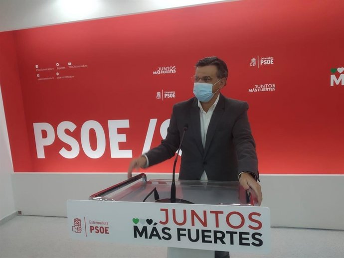 El portavoz del PSOE de Extremadura, Juan Antonio González