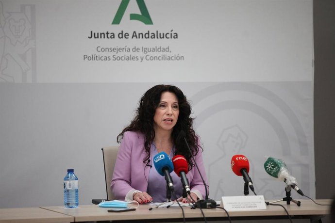 La Consejera De Igualdad, Políticas Sociales Y Conciliación, Rocío Ruiz, Presenta Las Nuevas Prestaciones Del Servicio Andaluz De Teleasistencia Dirigidas A Atender A Mujeres Víctimas De Violencia De Género Y Al Colectivo Lgtbi.