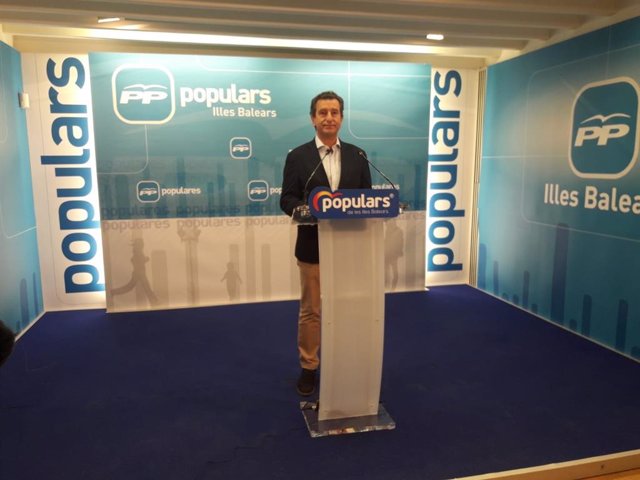 El presidente del PP de Baleares, Biel Company, en rueda de prensa.