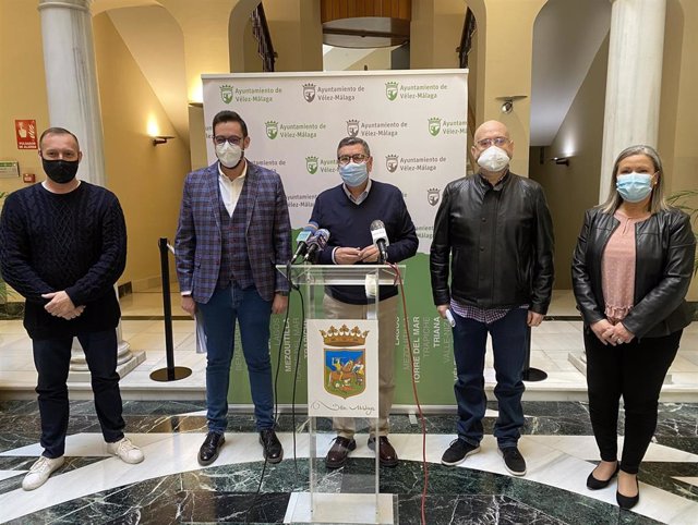 El Ayuntamiento de Vélez-Málaga anuncia ayudas directas de entre mil y dos mil euros a comerciantes y hosteleros