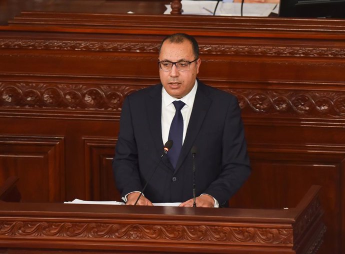 El primer ministro de Túnez, Hichem Mechichi, durante una comparecencia ante el Parlamento