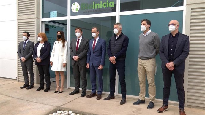 El ministro Pedro Duque y el President Ximo Puig visitan las instalaciones de BIOINICIA y su filial PROVEIL en Paterna (Valencia)