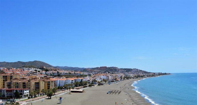 Rincón de la Victoria playa playas turismo ocio chiringuitos verano málaga mar