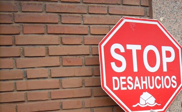 Una pancarta de Stop Desahucios
