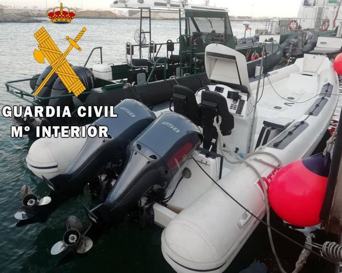 Lancha rápida interceptada frente a las costas ejidenses