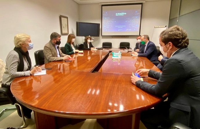 Reunión de la vicelehendakari Idoia Mendia con representantes de la AFM