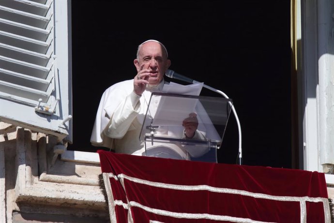 14 February 2021, Vatican, Vatican City: Pope Francis delivers the Angelus prayer from the window of the Apostolic building in St. Peter's Square at the vatican. Photo: Evandro Inetti/ZUMA Wire/dpa