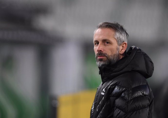 14 February 2021, Lower Saxony, Wolfsburg: Gladbach's coach Marco Rose is pictured before the start of the  German Bundesliga soccer match between VfL Wolfsburg and Borussia Moenchengladbach at the Volkswagen Arena. Photo: Swen Pfrtner/dpa - IMPORTANT 