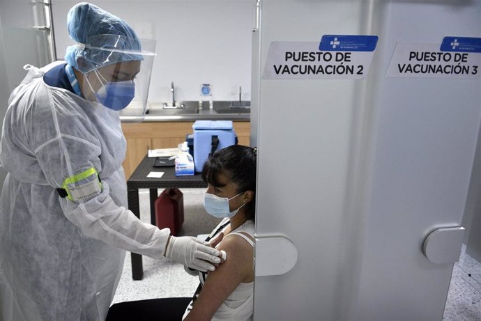 Simulacro de vacunación contra la COVID-19 en Colombia, que iniciará la campaña de inmunización el 17 de febrero.